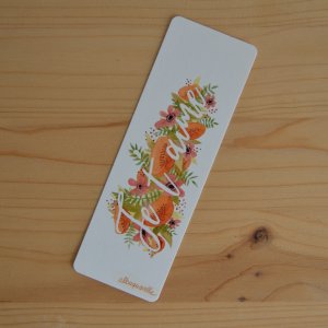 Marque page illustré à l'aquarelle avec le texte "je t'aime" et des fleurs